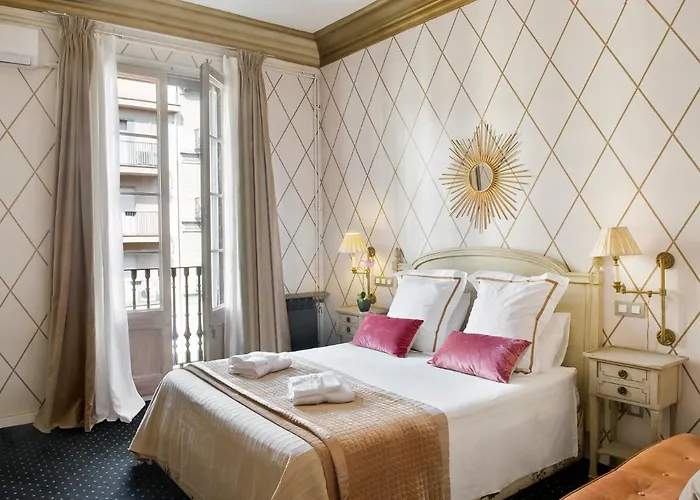 Hohomes - Centric Design Apartman