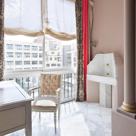 Apartment Hohomes - Centric Design