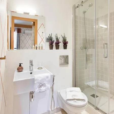 Apartment Hohomes - Centric Design *