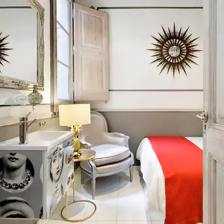 Hohomes - Centric Design Apartment