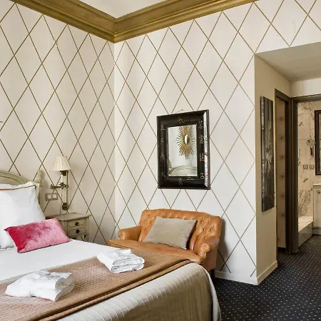 Apartment Hohomes - Centric Design